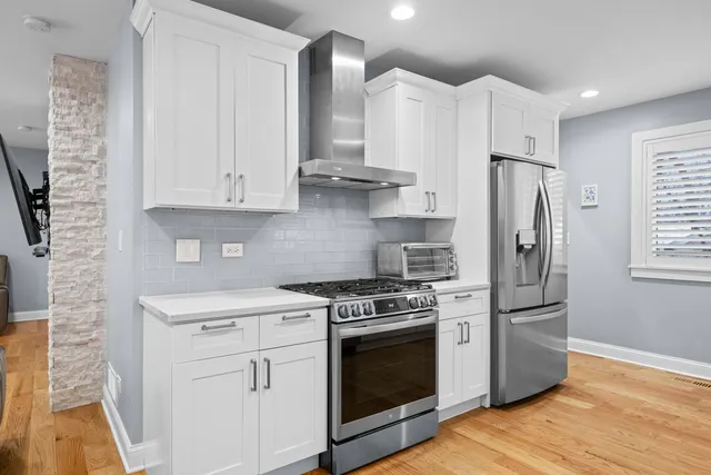 $575,000 | 1177 Ridge Road, Highland Park, IL 60035