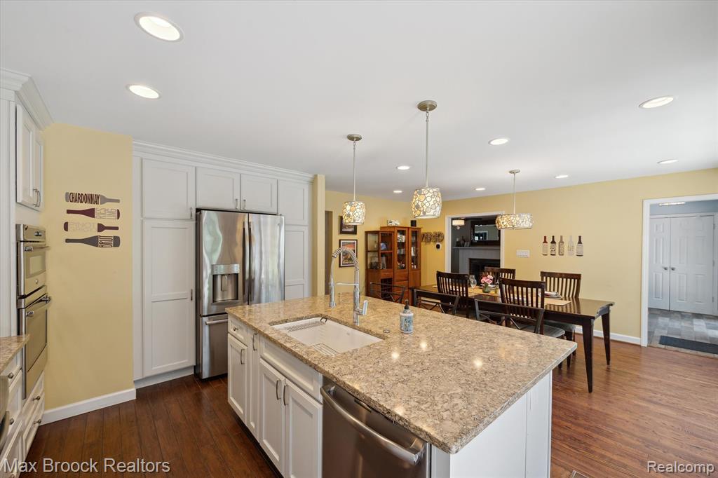 4024 Cumberland Road Berkley, MI 48072 - Photo 18 of 60