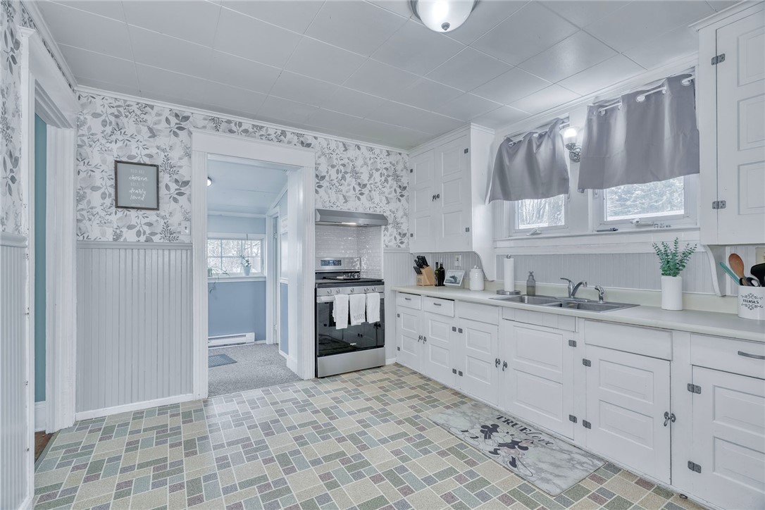 113 West Main Street Manchester, NY 14548 - Photo 15 of 40