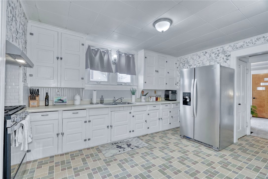 113 West Main Street Manchester, NY 14548 - Photo 18 of 40