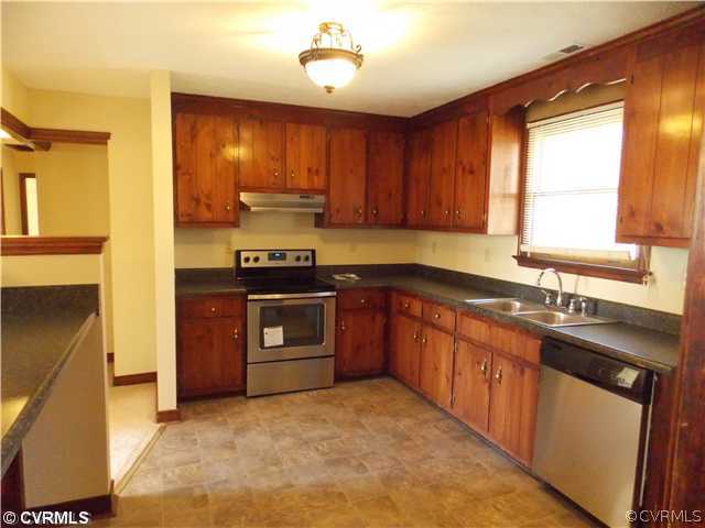 1652 Haskin Road Goochland, VA 23063 - Photo 4 of 12 Kitchen