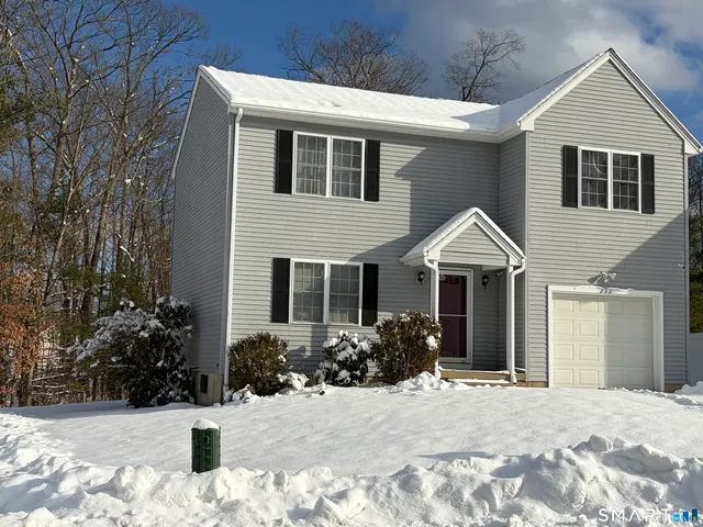 $360,000 | 230 White Oak Way, Torrington, CT 06790