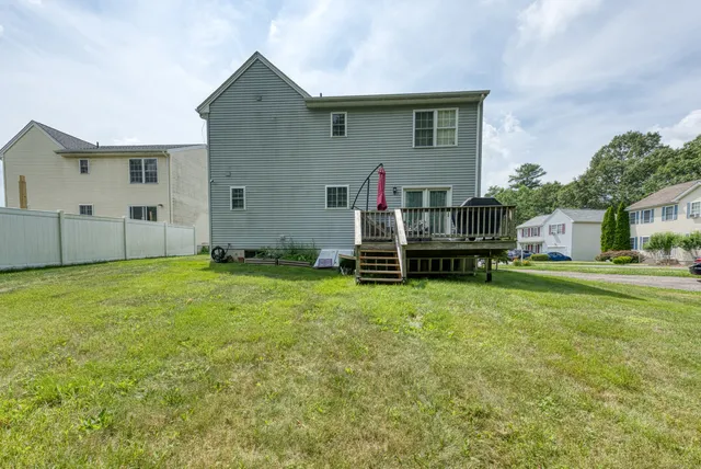 $360,000 | 230 White Oak Way, Torrington, CT 06790