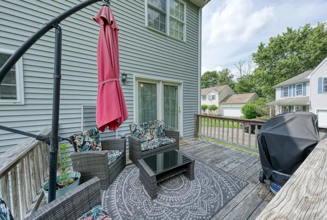 $360,000 | 230 White Oak Way, Torrington, CT 06790