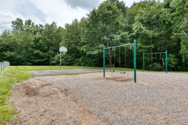 $360,000 | 230 White Oak Way, Torrington, CT 06790