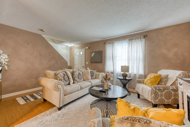 $360,000 | 230 White Oak Way, Torrington, CT 06790