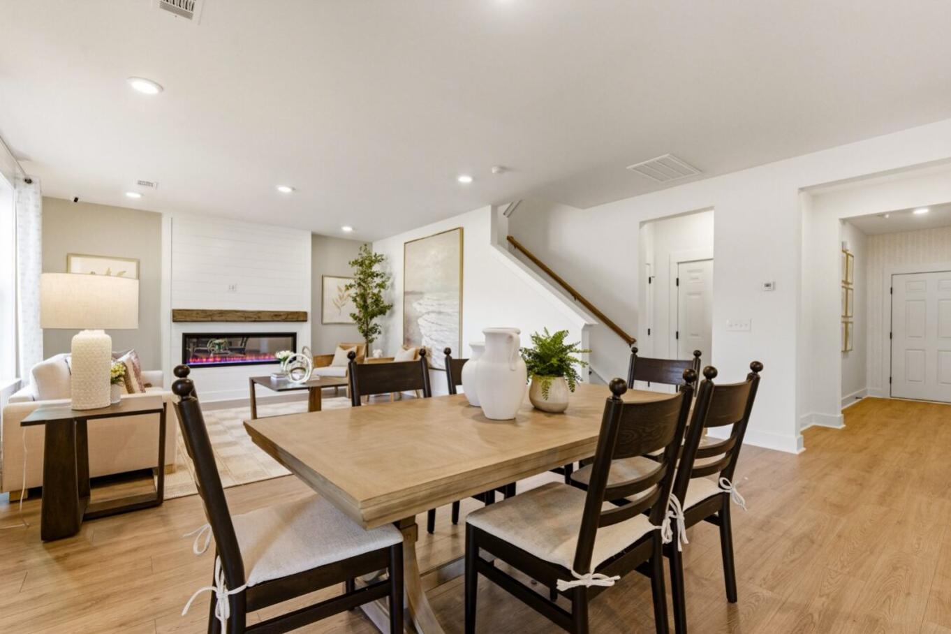 447 White Magnolia Street Moncks Corner, SC 29461 - Photo 5 of 28 BREAKSAST AREA