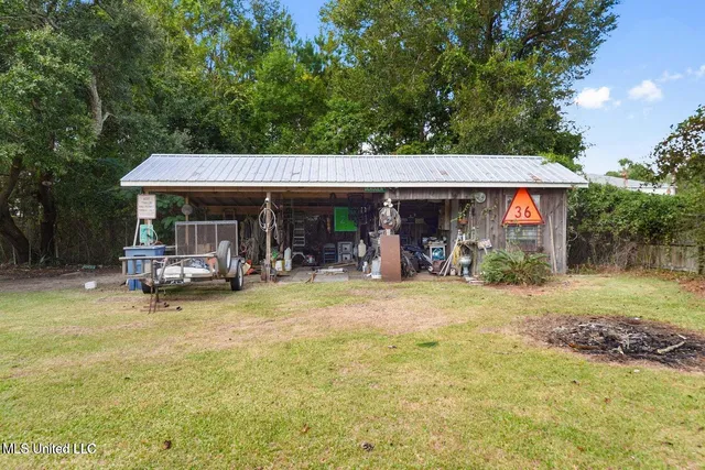 $299,000 | 14516 Lemoyne Boulevard, Biloxi, MS 39532