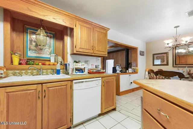 $299,000 | 14516 Lemoyne Boulevard, Biloxi, MS 39532