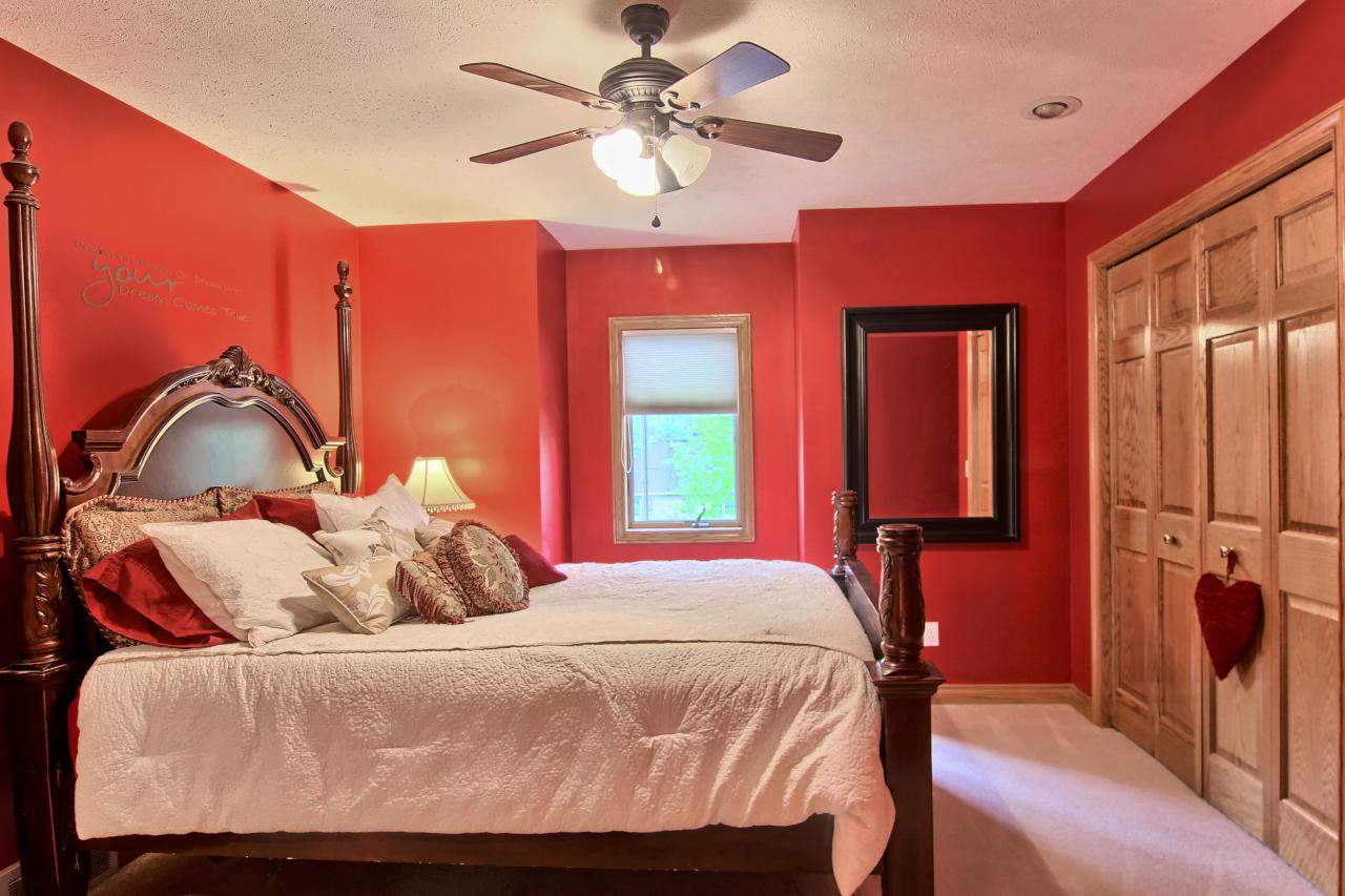 3479 Holiday Village Road Traverse City, MI 49686 - Photo 26 of 46 1832794-25.JPG
