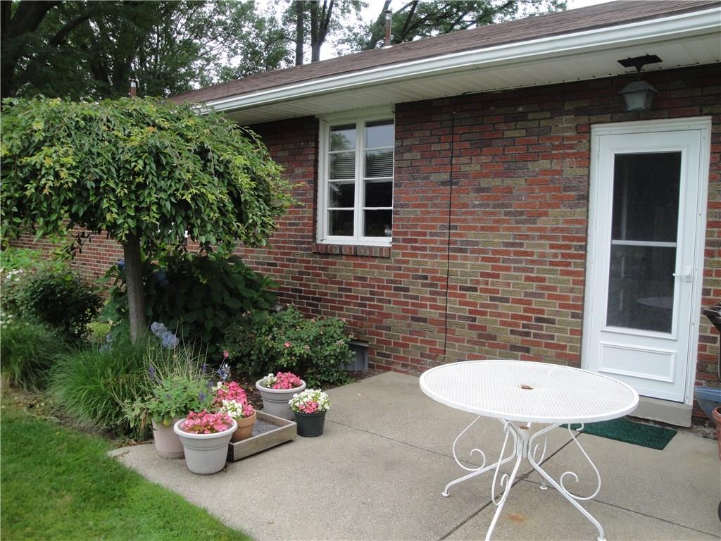 1676 Highland Road Hermitage, PA 16148 - Photo 8 of 10 Gallery Image 8