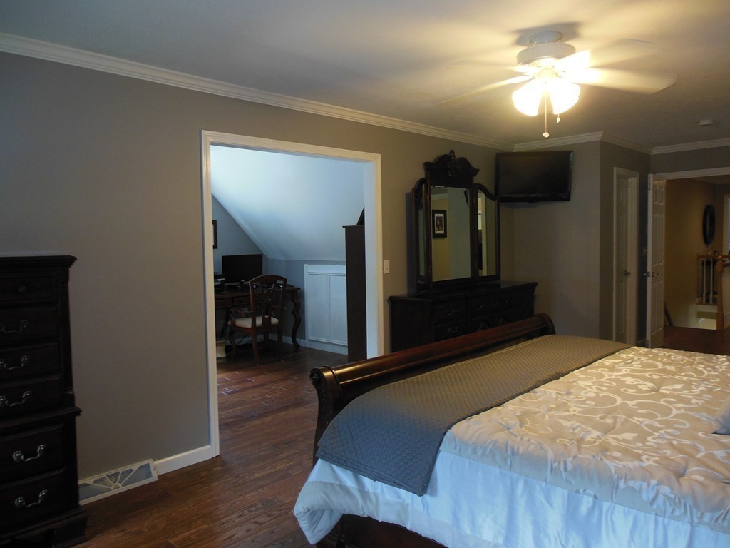 1072 Piper Road West Springfield, MA 01089 - Photo 15 of 30