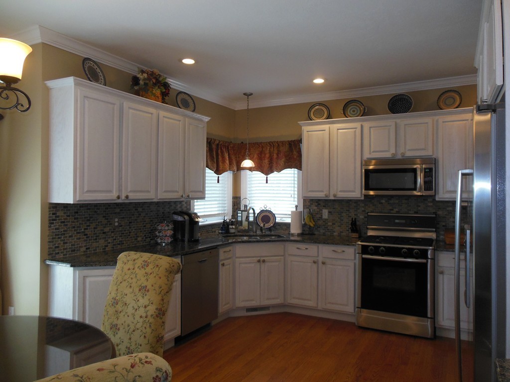 1072 Piper Road West Springfield, MA 01089 - Photo 7 of 30
