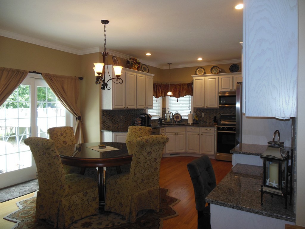 1072 Piper Road West Springfield, MA 01089 - Photo 8 of 30