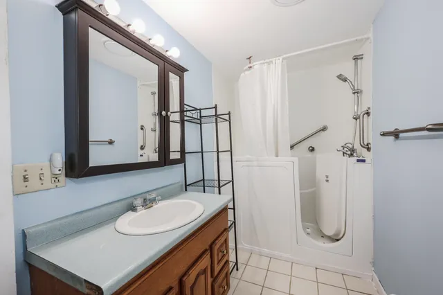 $370,000 | 333 Front Street, Manchester, NH 03102