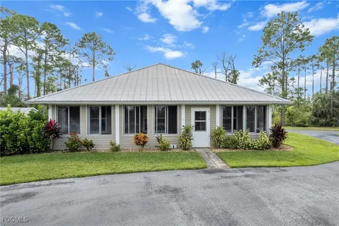 $926,250 | 90 24th Avenue Northeast, Naples, FL 34120