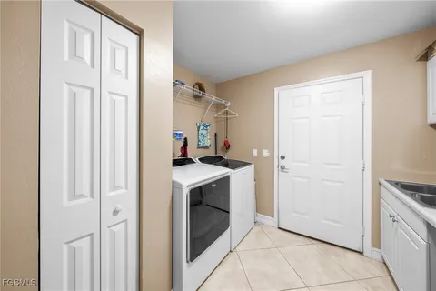 $975,000 | 90 24th Avenue Northeast, Naples, FL 34120