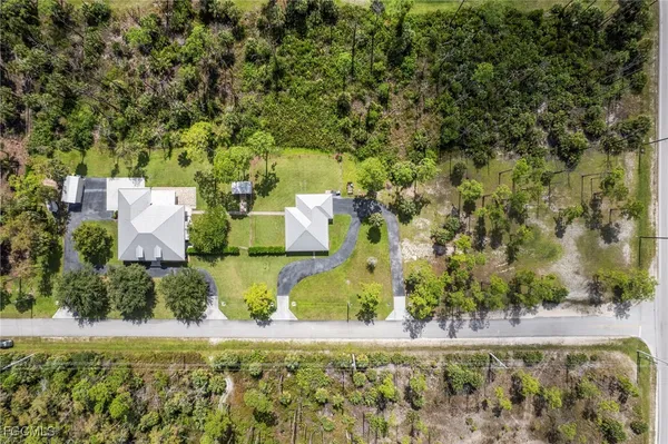 $899,900 | 90 24th Avenue Northeast, Naples, FL 34120