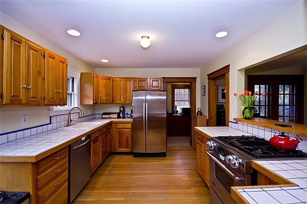 23 Cummings Road Newton, MA 02459 - Photo 8 of 25
