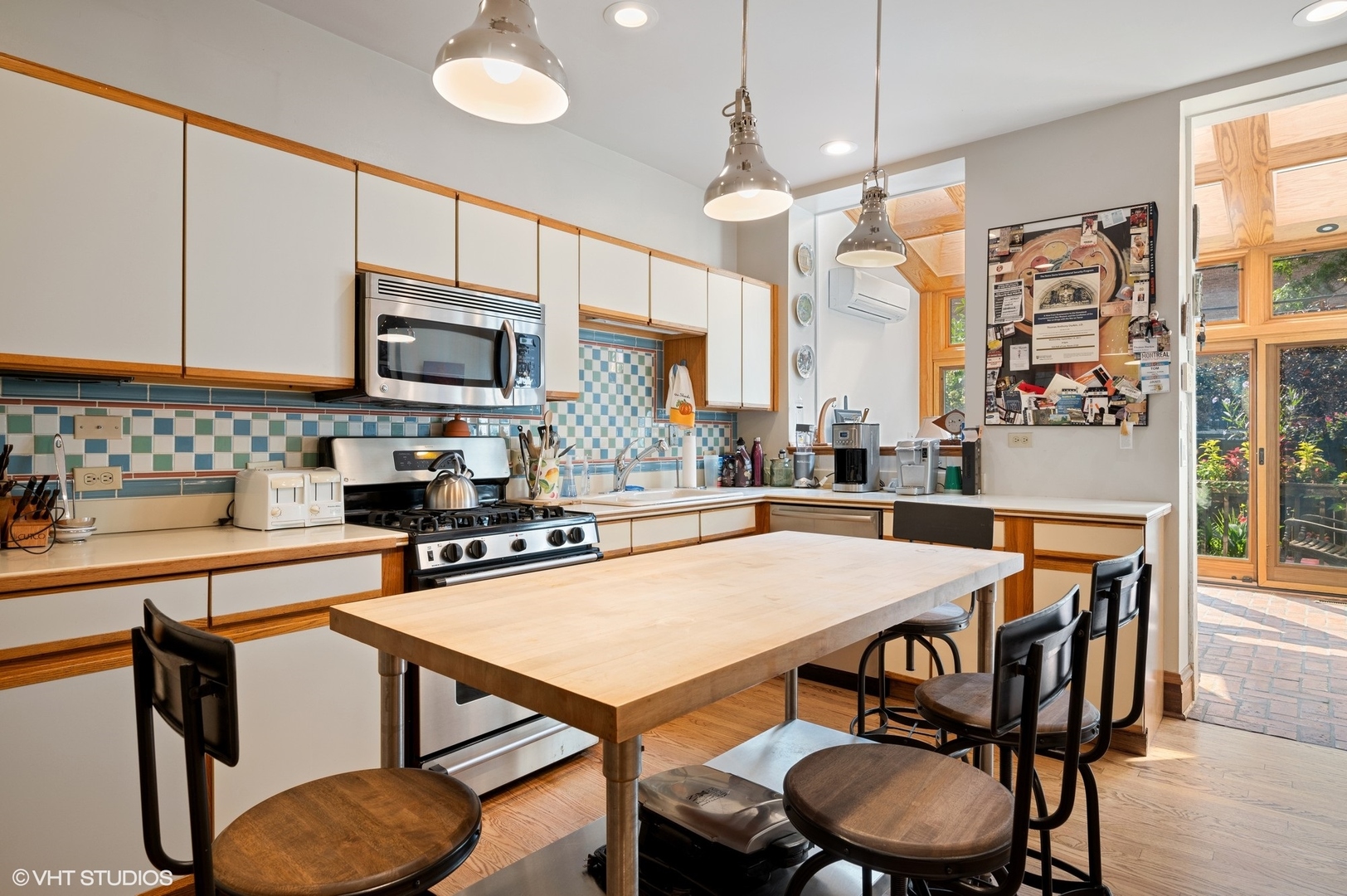 Undisclosed Address Chicago, IL 60614 - Photo 8 of 23