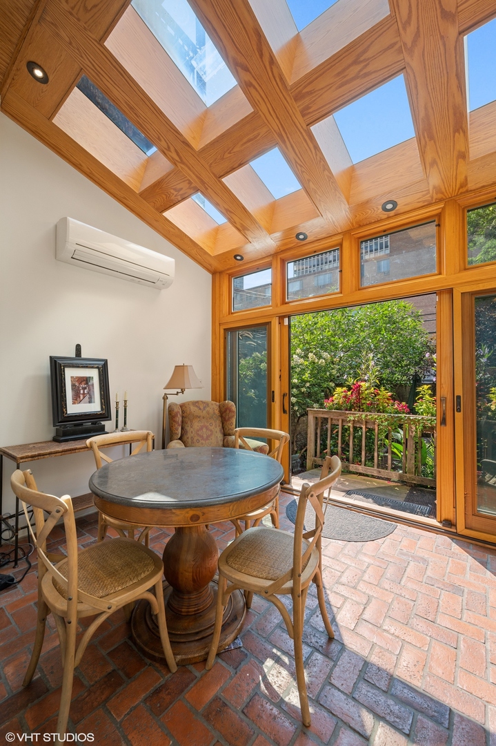 Undisclosed Address Chicago, IL 60614 - Photo 10 of 23