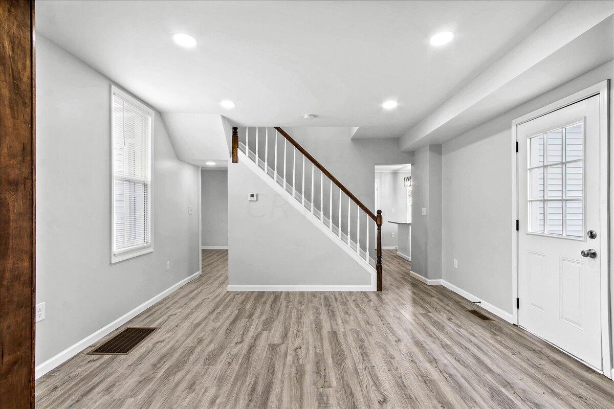349 Walnut Street Circleville, OH 43113 - Photo 6 of 28 05-IMG_3235