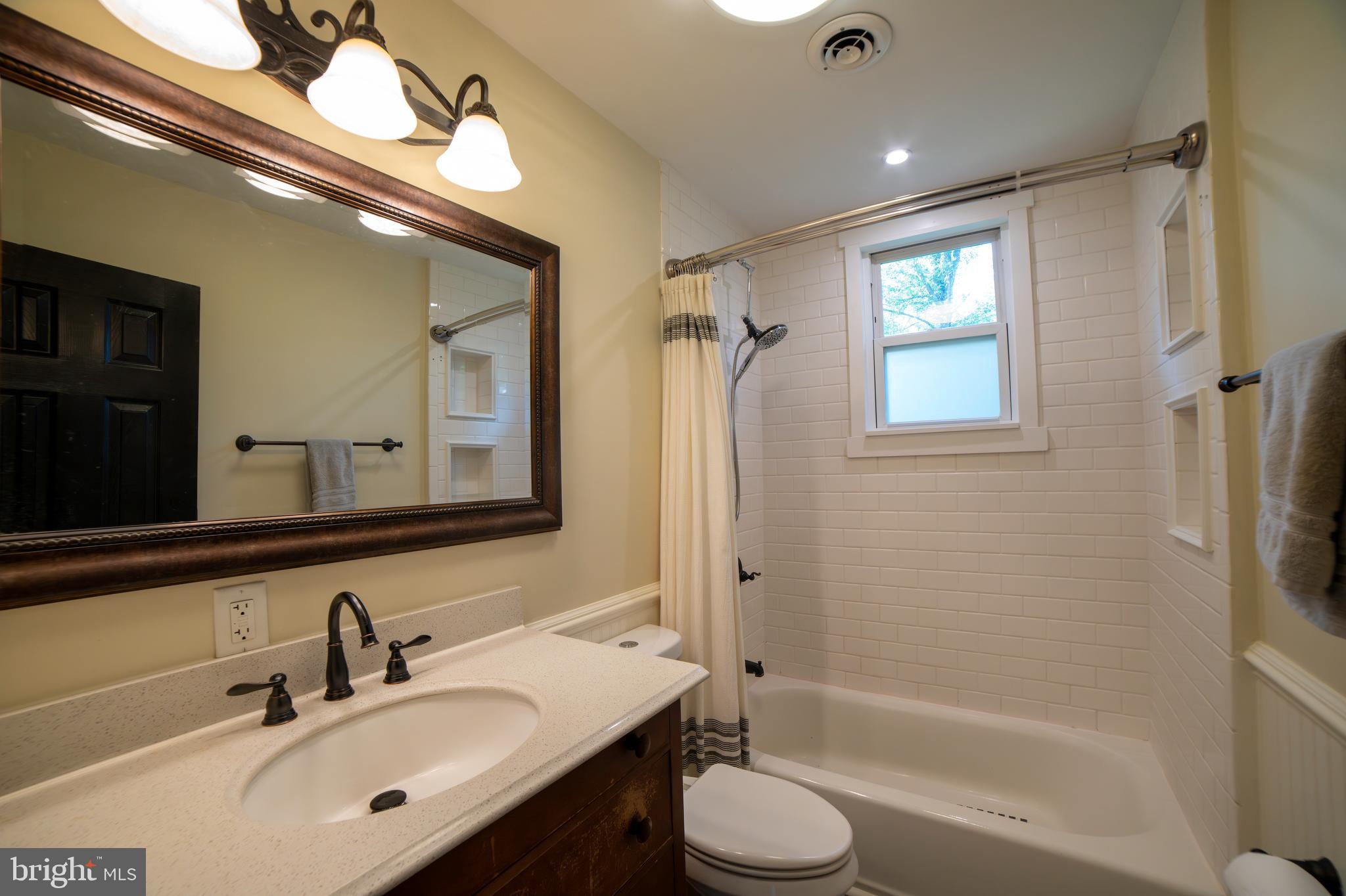 13175 State Road King George, VA 22485 - Photo 28 of 37 BATHROOM!