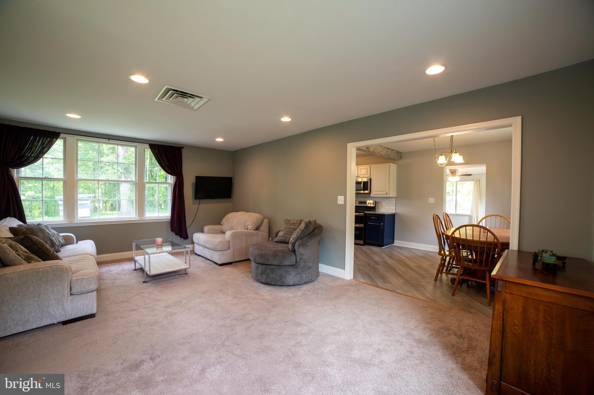 13175 State Road King George, VA 22485 - Photo 5 of 37 SEMI OPEN FLOOR