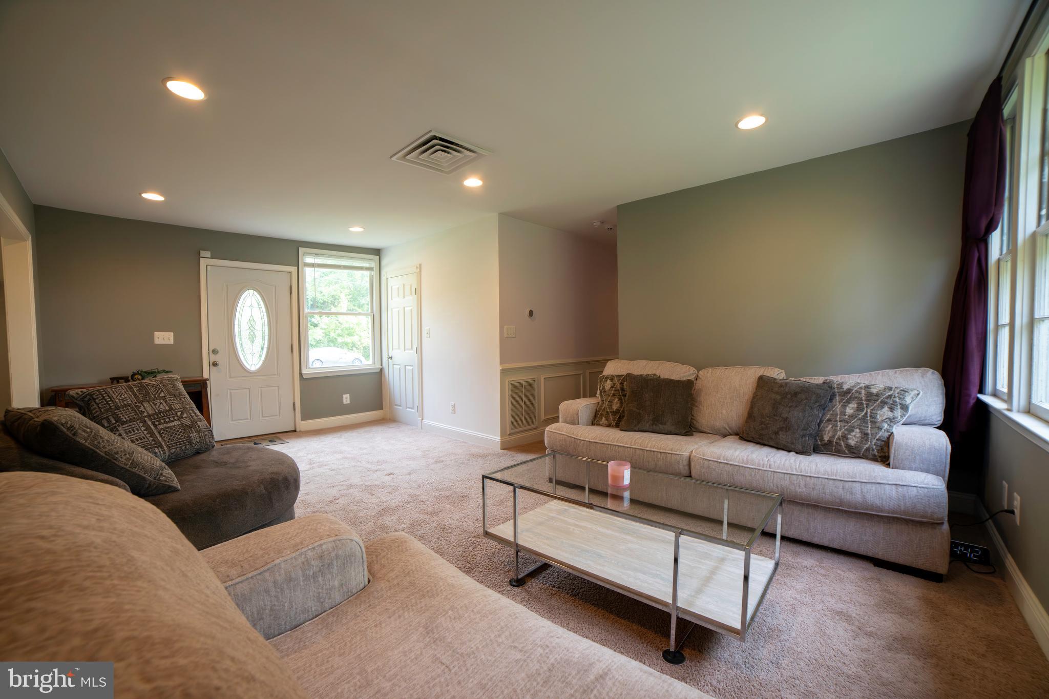 13175 State Road King George, VA 22485 - Photo 8 of 37 GREAT NATURAL LIGHT