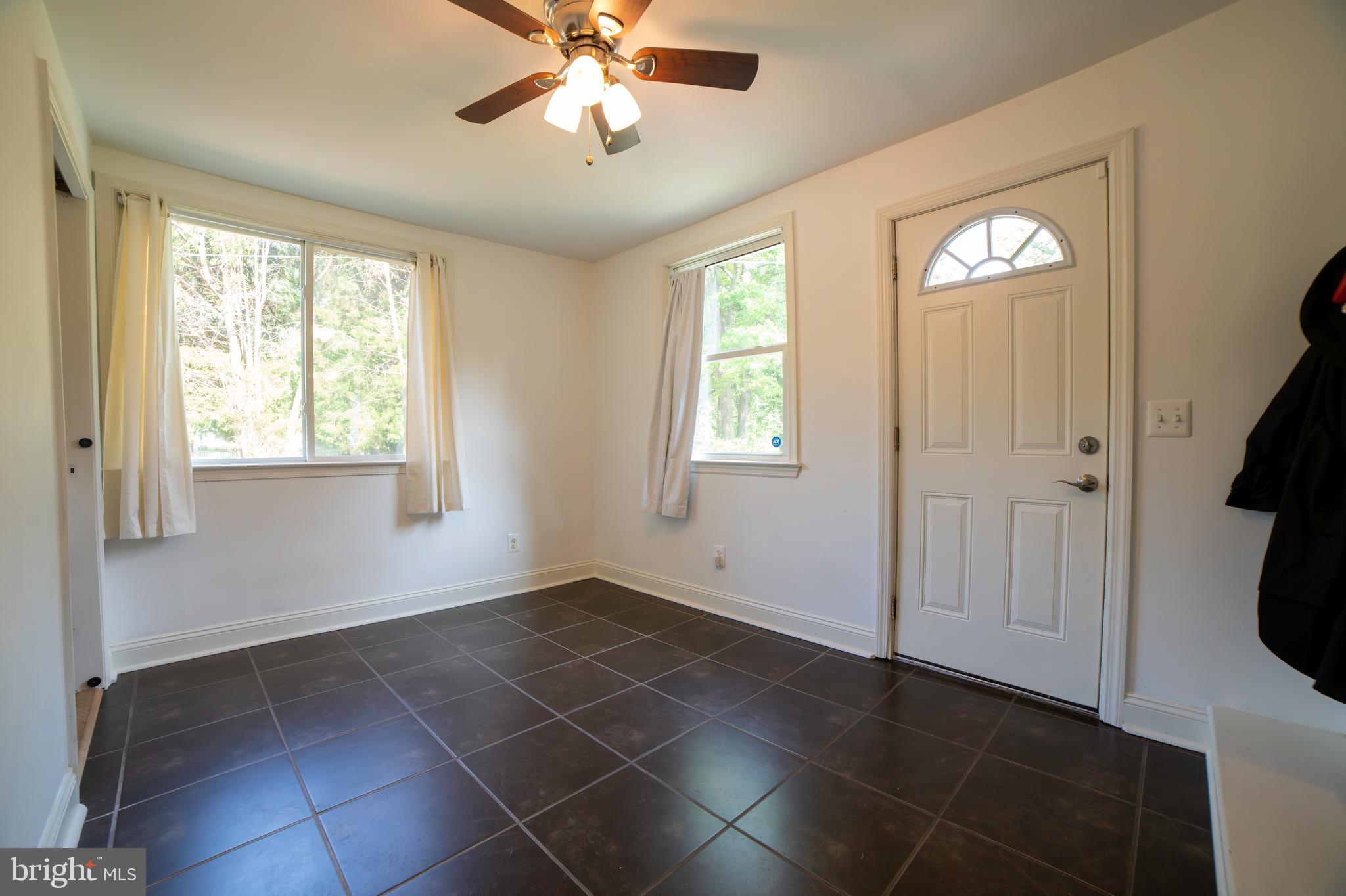13175 State Road King George, VA 22485 - Photo 10 of 37 NICE MUDROOM