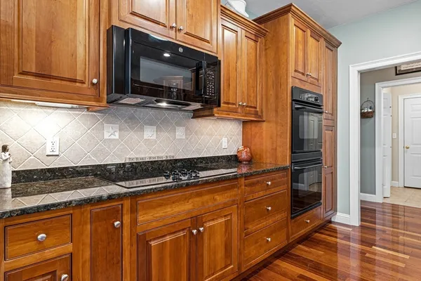 $950,000 | 60 Samuel Curtis Way, Unit 60, Marshfield, MA 02050