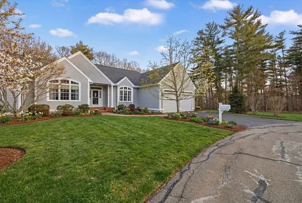 $950,000 | 60 Samuel Curtis Way, Unit 60, Marshfield, MA 02050