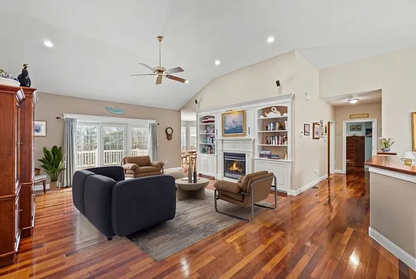 $950,000 | 60 Samuel Curtis Way, Unit 60, Marshfield, MA 02050