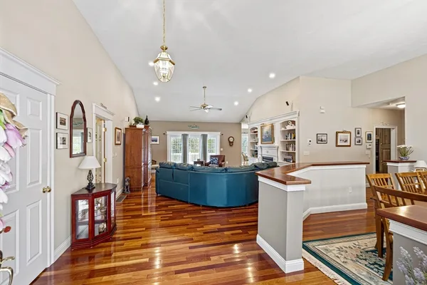 $950,000 | 60 Samuel Curtis Way, Unit 60, Marshfield, MA 02050