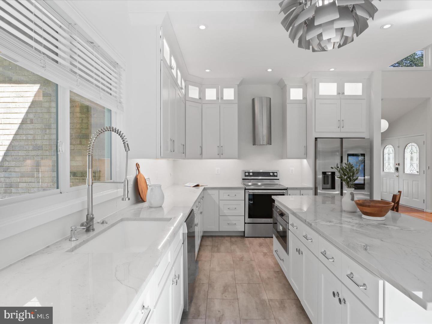 11709 Vale Road Oakton, VA 22124 - Photo 19 of 59 Gallery Image 19
