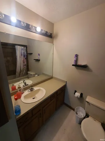 $199,900 | 2107 Cambridge Drive, Unit B, Goshen, IN 46528