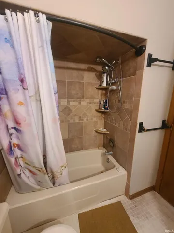 $199,900 | 2107 Cambridge Drive, Unit B, Goshen, IN 46528