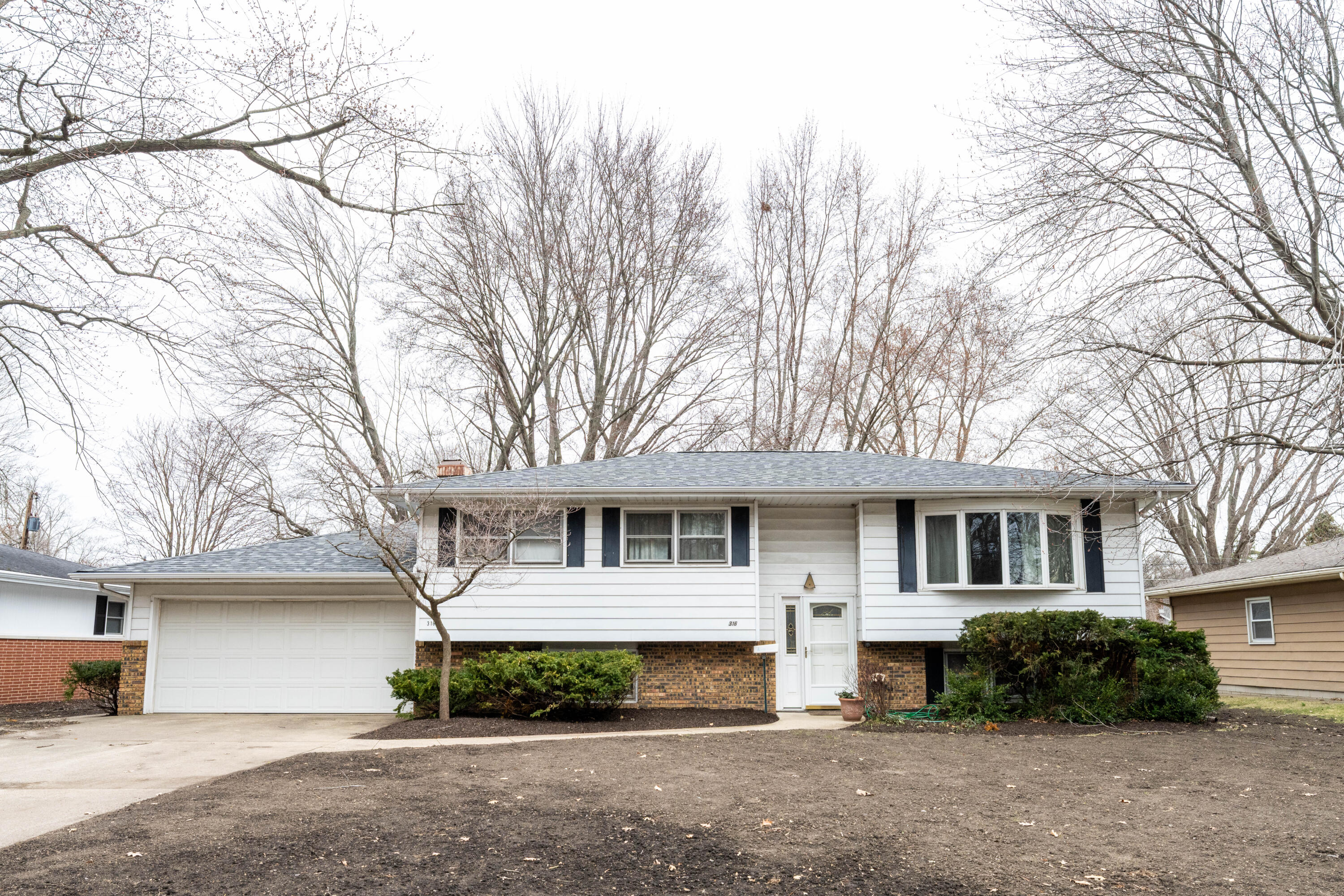 316 Barker Road Michigan City, IN 46360 - Photo 1 of 25 3000x2000