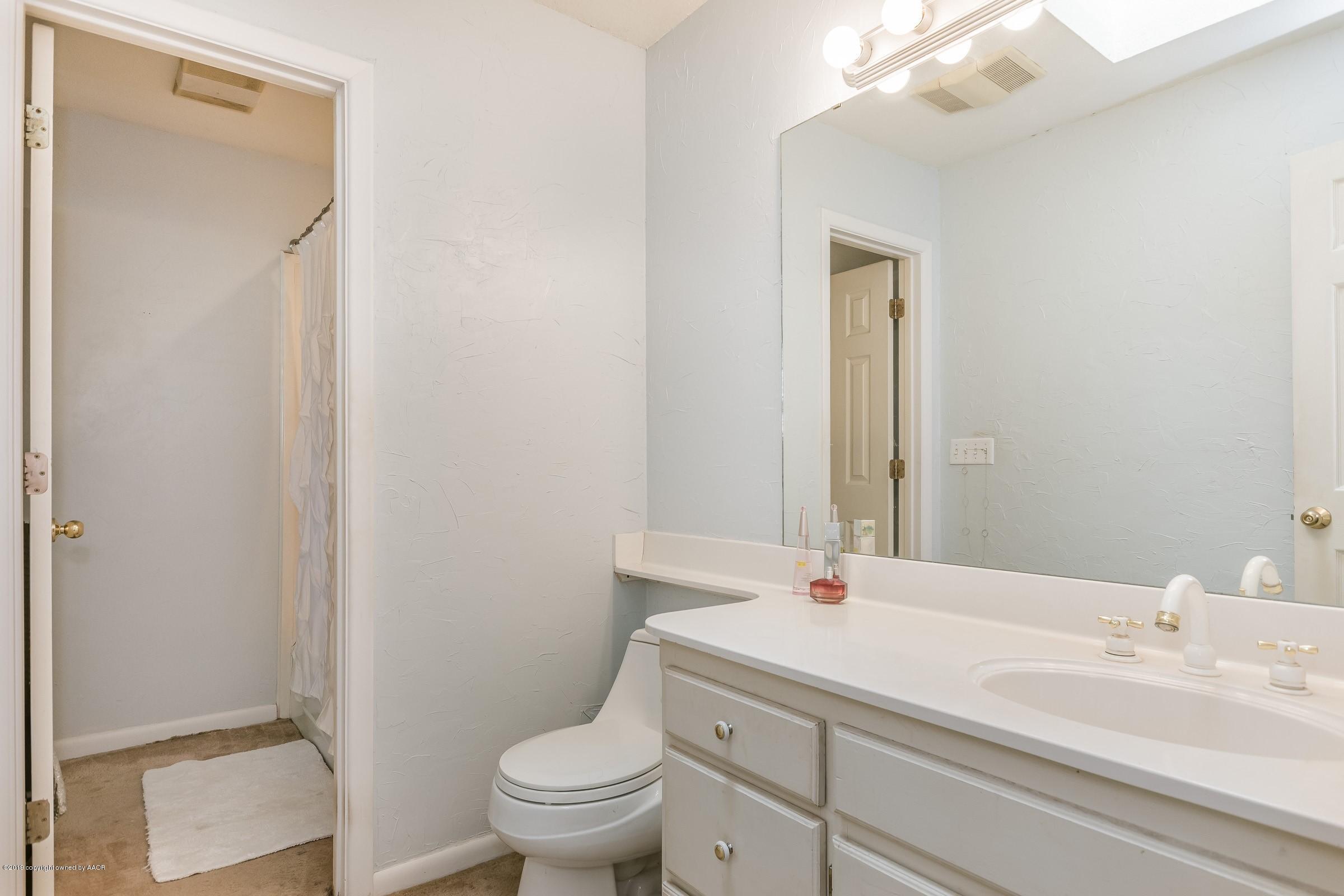 93 Valleyview Road Canyon, TX 79015 - Photo 10 of 18 011_Hall Bathroom