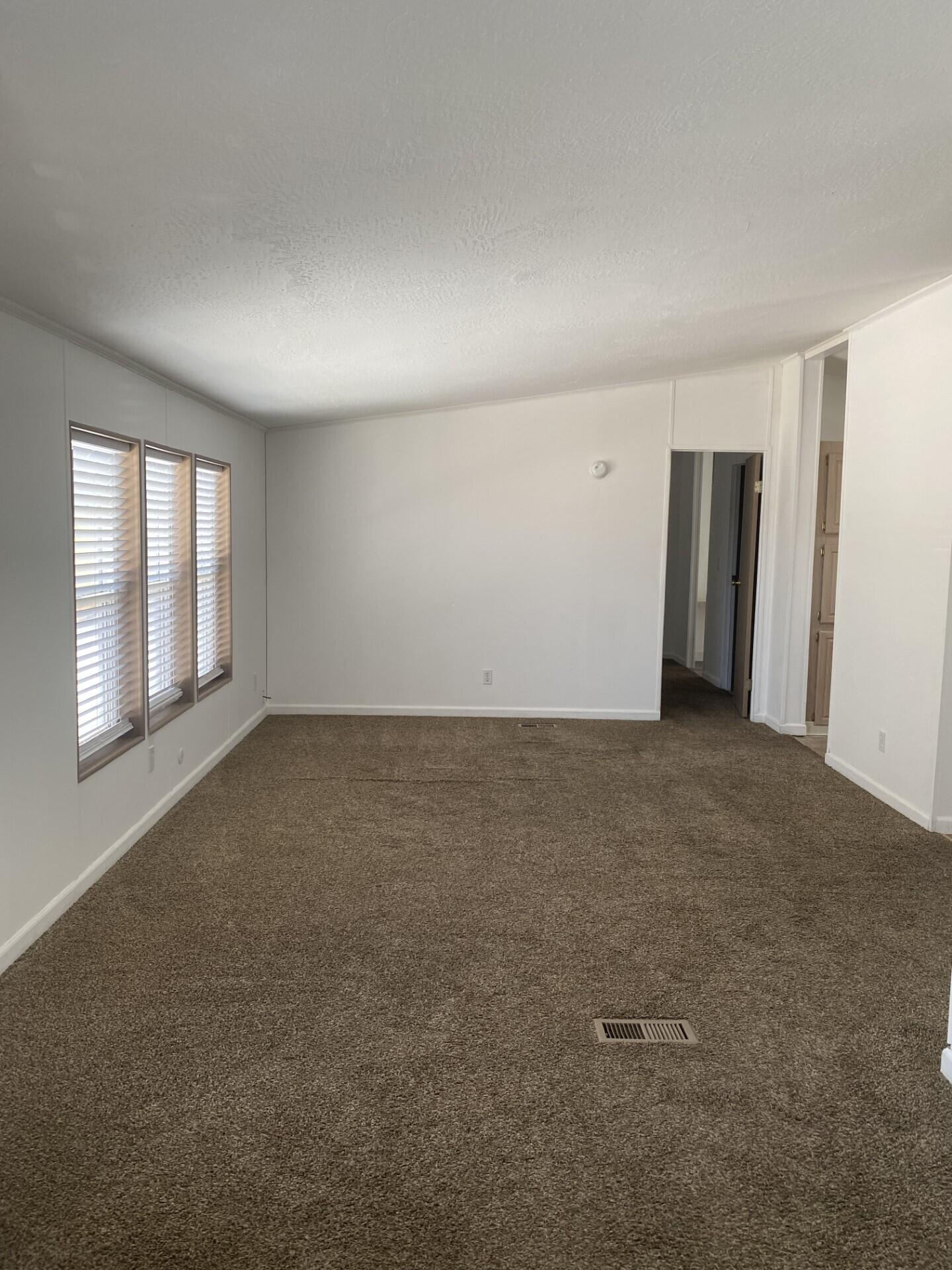 474 4th Street Madras, OR 97741 - Photo 21 of 29 4th living