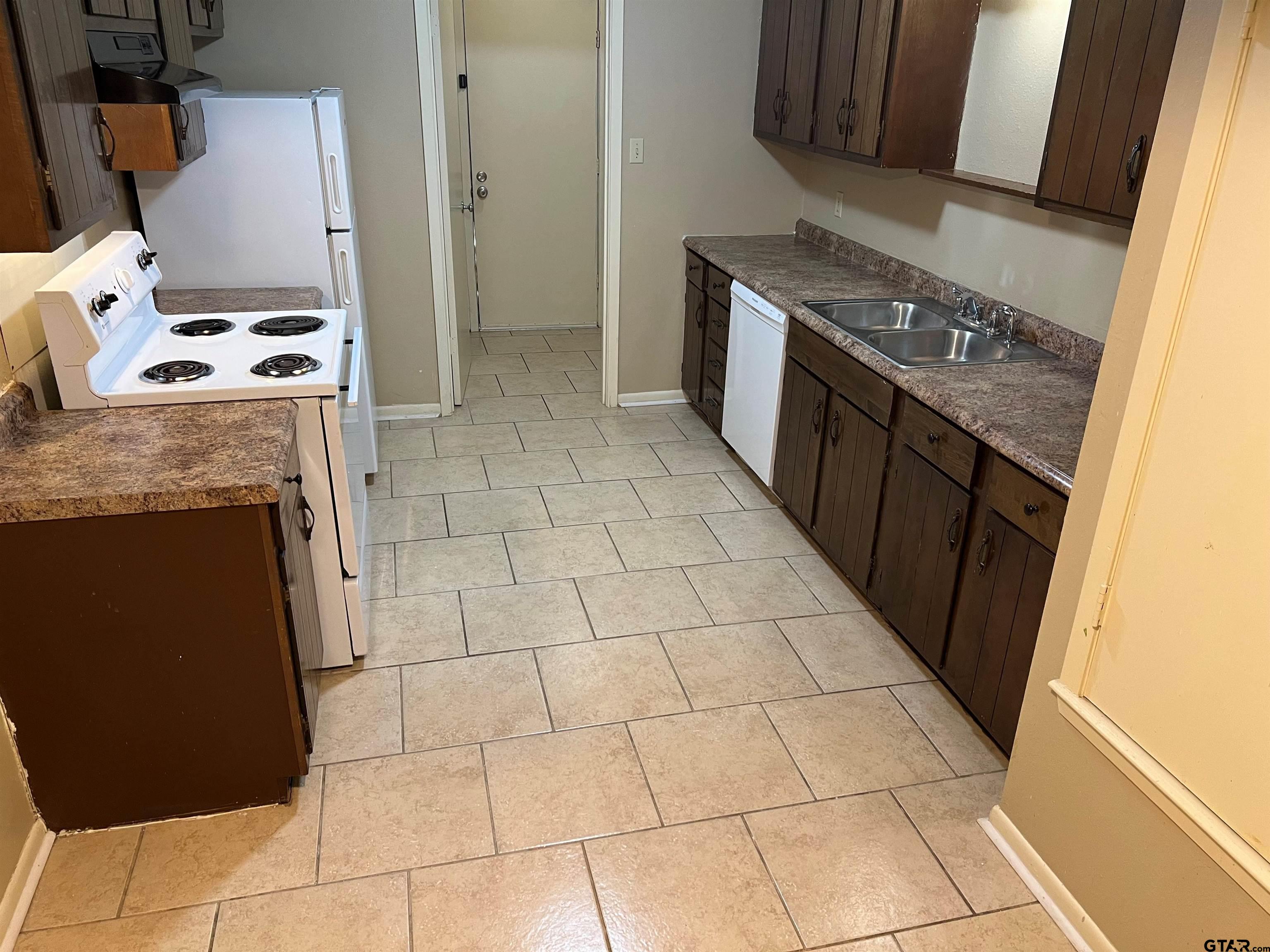 3161 Glenda Avenue, Unit 208 Tyler, TX 75704 - Photo 5 of 10