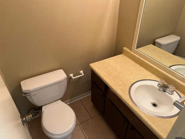 $895 | 3161 Glenda Avenue, Unit 208, Tyler, TX 75704