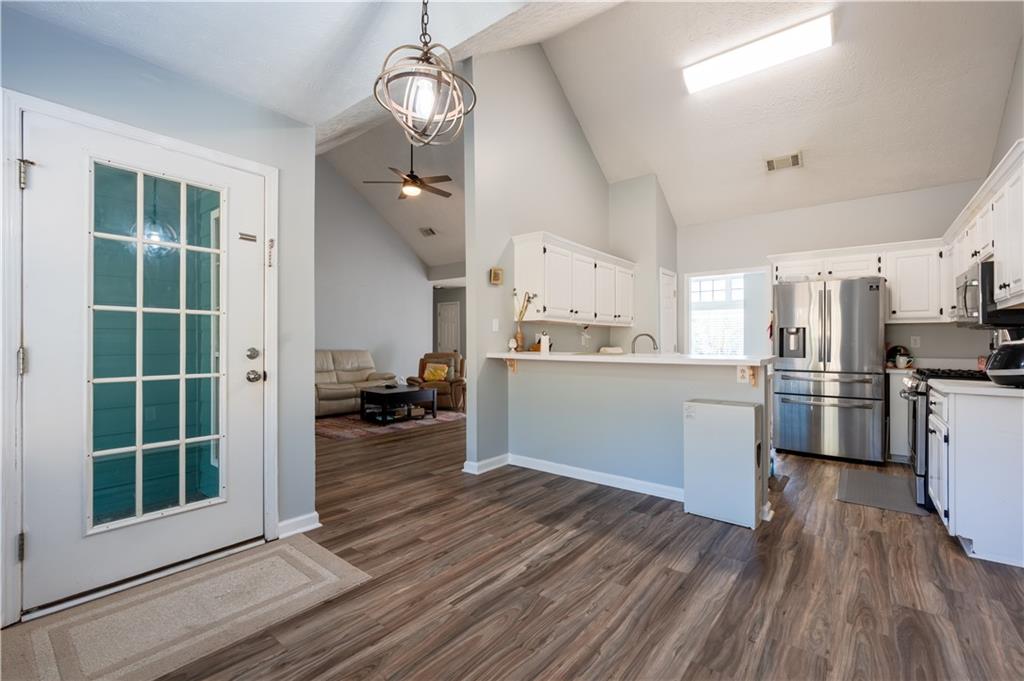 727 8 Point Court Suwanee, GA 30024 - Photo 13 of 32