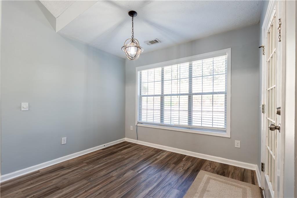 727 8 Point Court Suwanee, GA 30024 - Photo 14 of 32