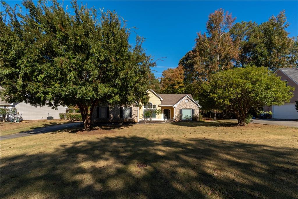 727 8 Point Court Suwanee, GA 30024 - Photo 3 of 32