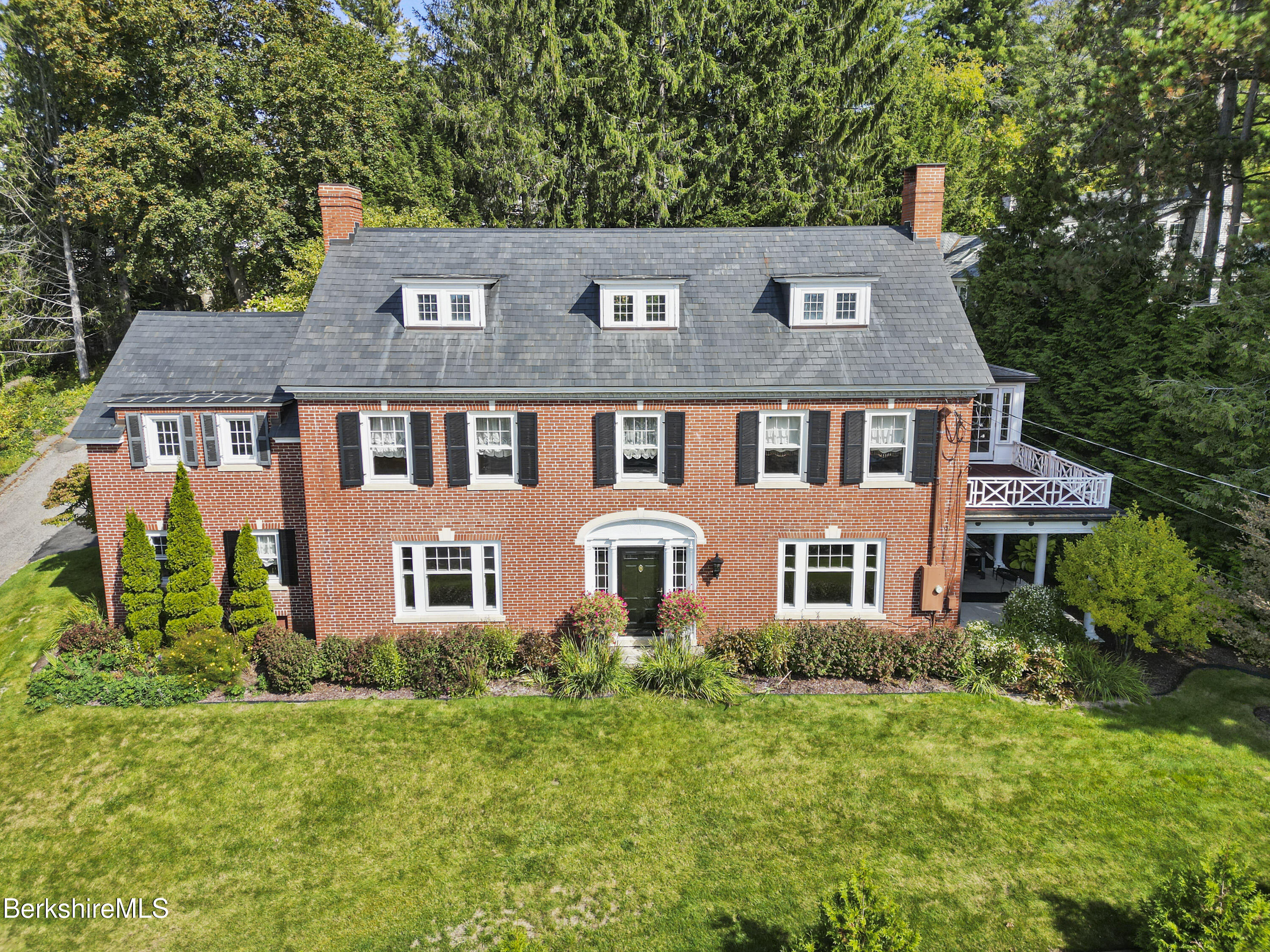 Distinctive Stately & Carefree