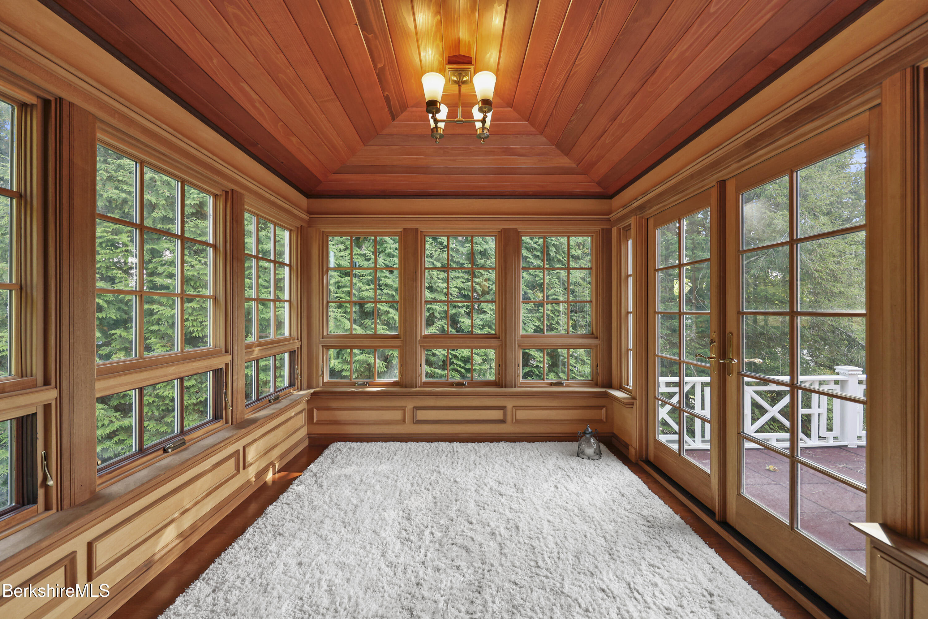 5 Crofut Street Pittsfield, MA 01201 - Photo 33 of 63 260 Second Floor Sun Room