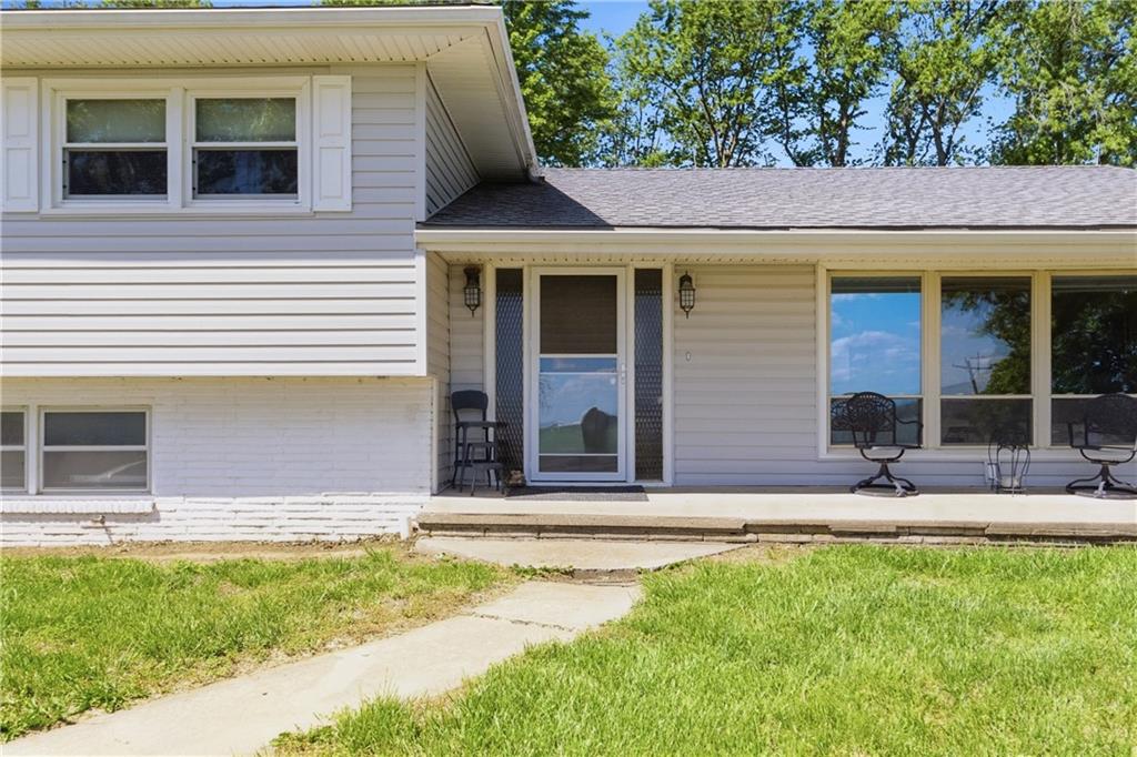 17429 Coffin Road Leavenworth, KS 66048 - Photo 3 of 35