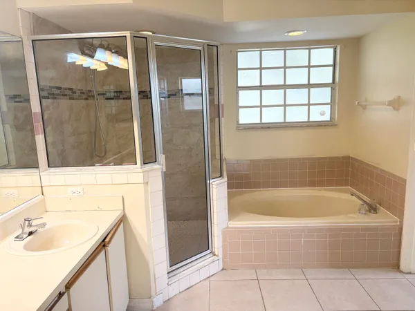 $2,500 | 192 Southwest N Wakefield Circle, Port St. Lucie, FL 34953