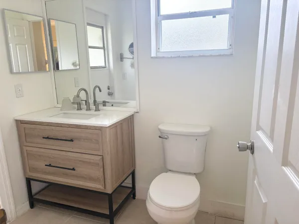 $2,500 | 192 Southwest N Wakefield Circle, Port St. Lucie, FL 34953